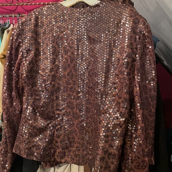 Suit - Picture 2 of 4